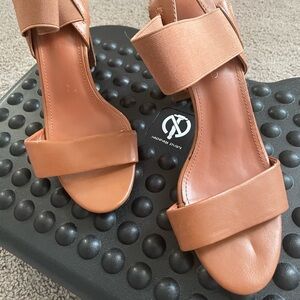 Shoeland Tan Mid-heel elastic strap women’s sandal.